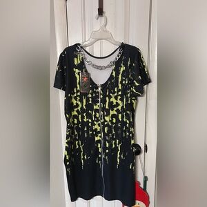 Women’s Black and Green Dress